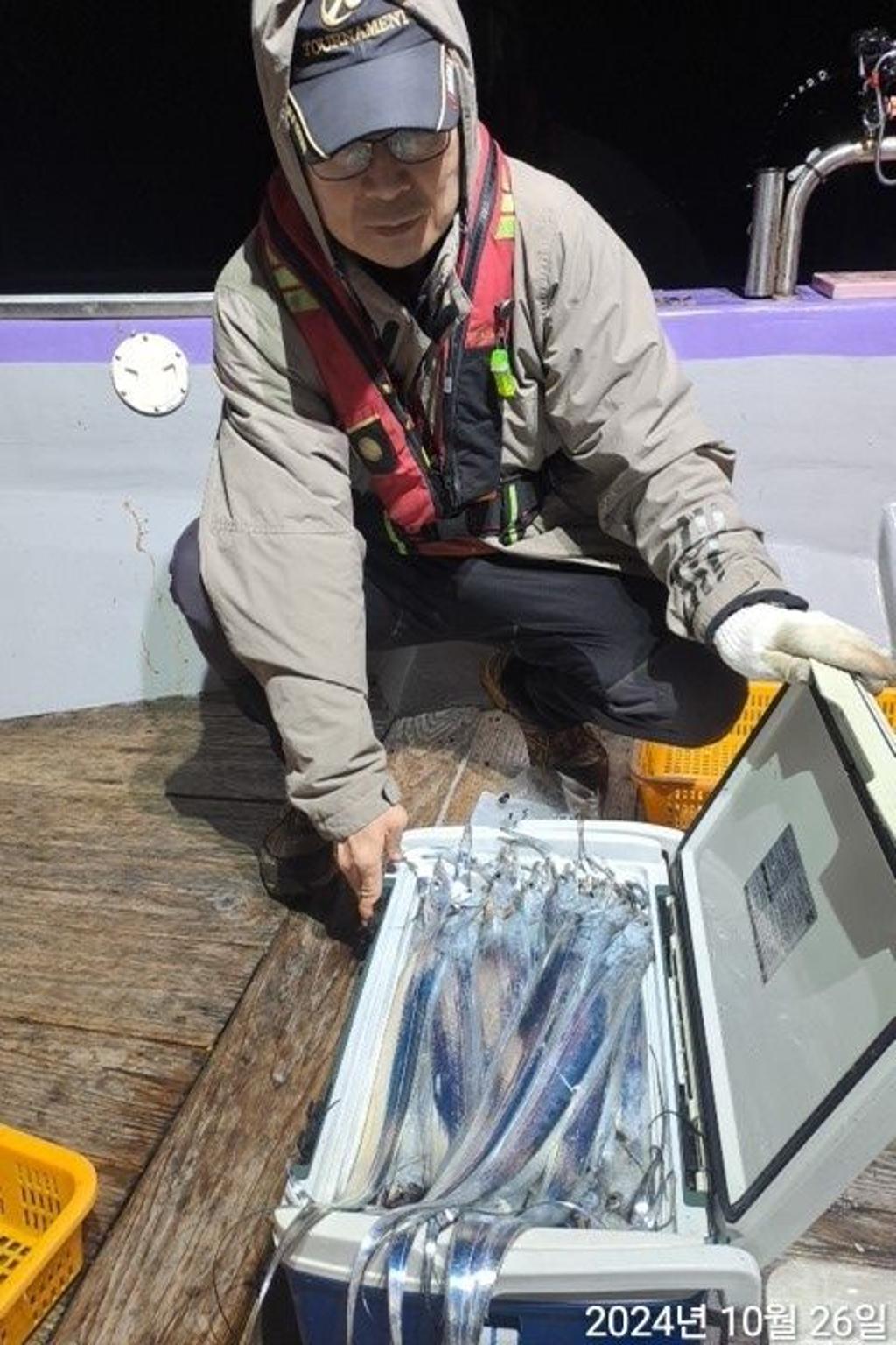 F2547984GD.jpg