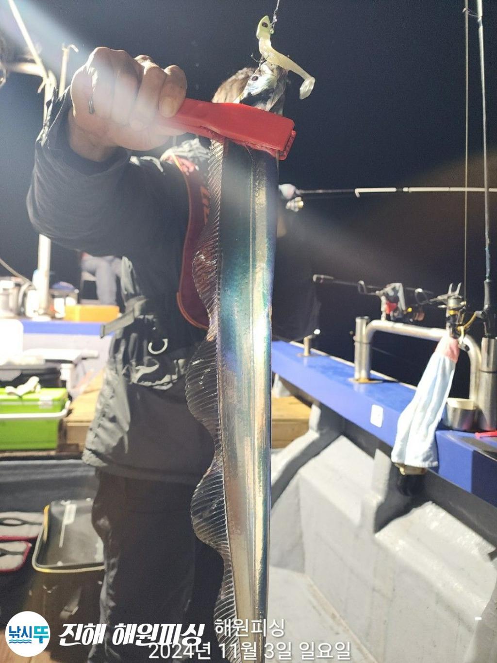 F2557873AC.jpg