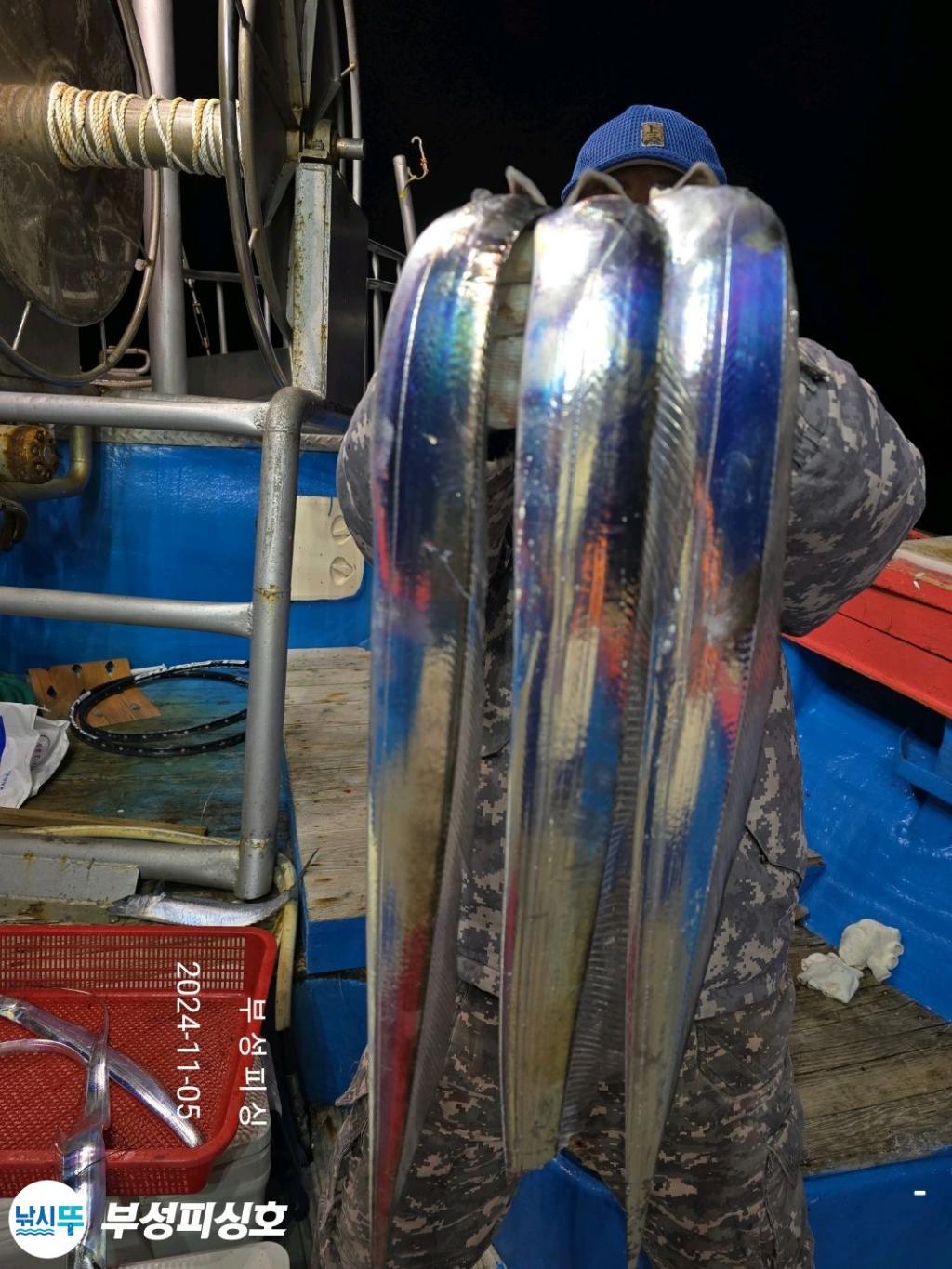 F2560061UA.jpg