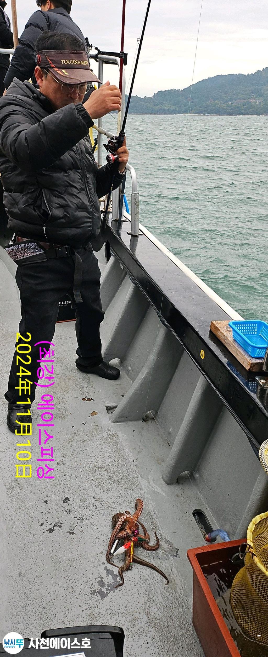F25654417B.jpg