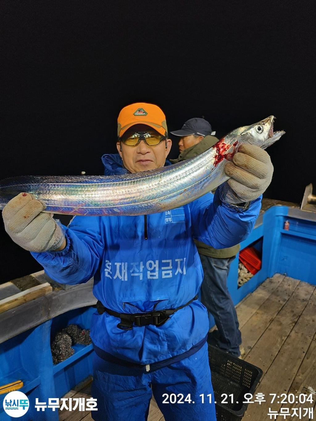F2577676QJ.jpg