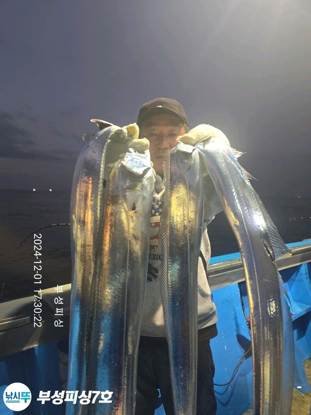 F2585162V9.jpg