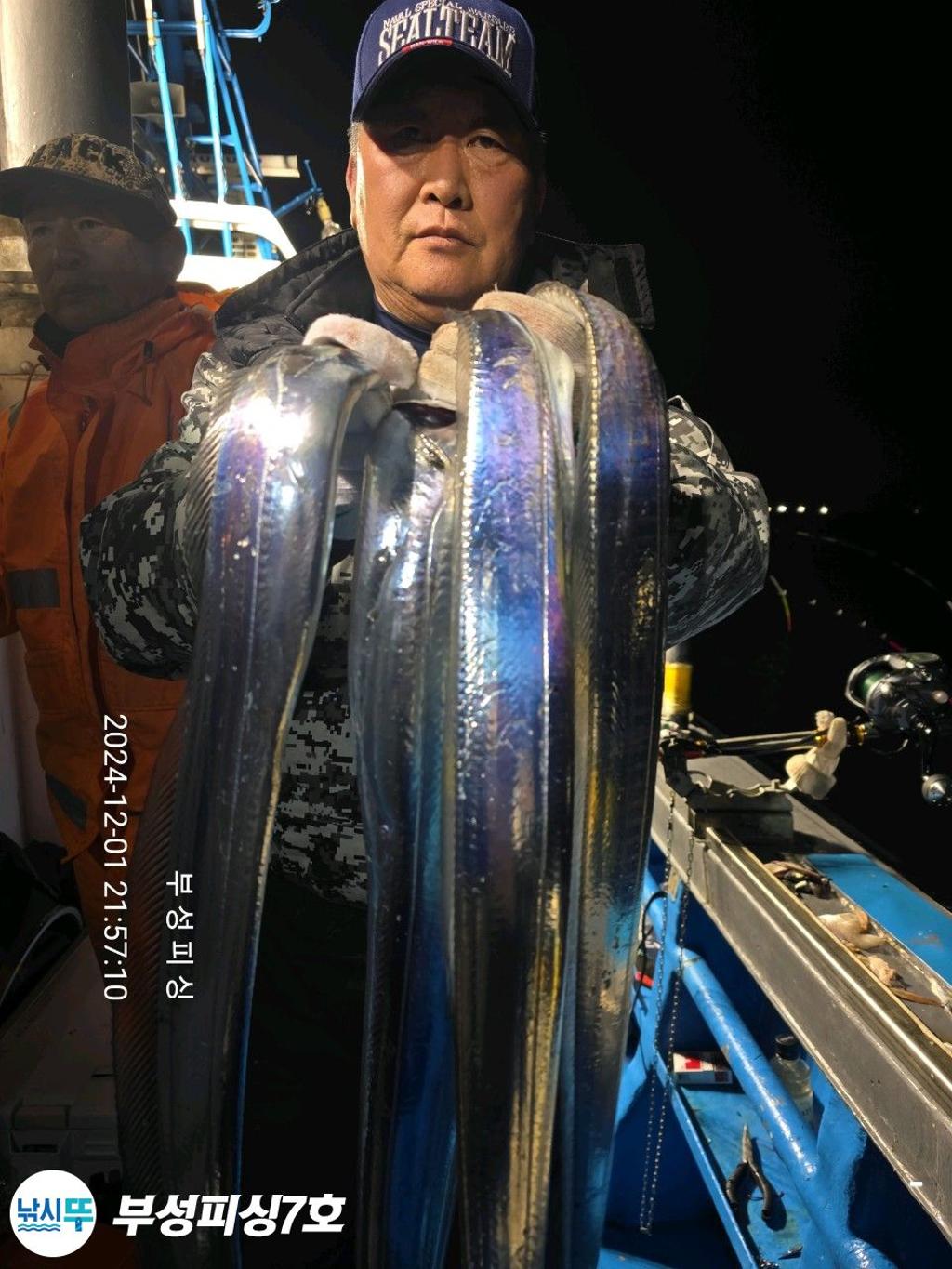 F2585171YG.jpg