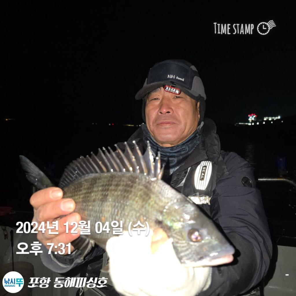 F2588918MR.jpg