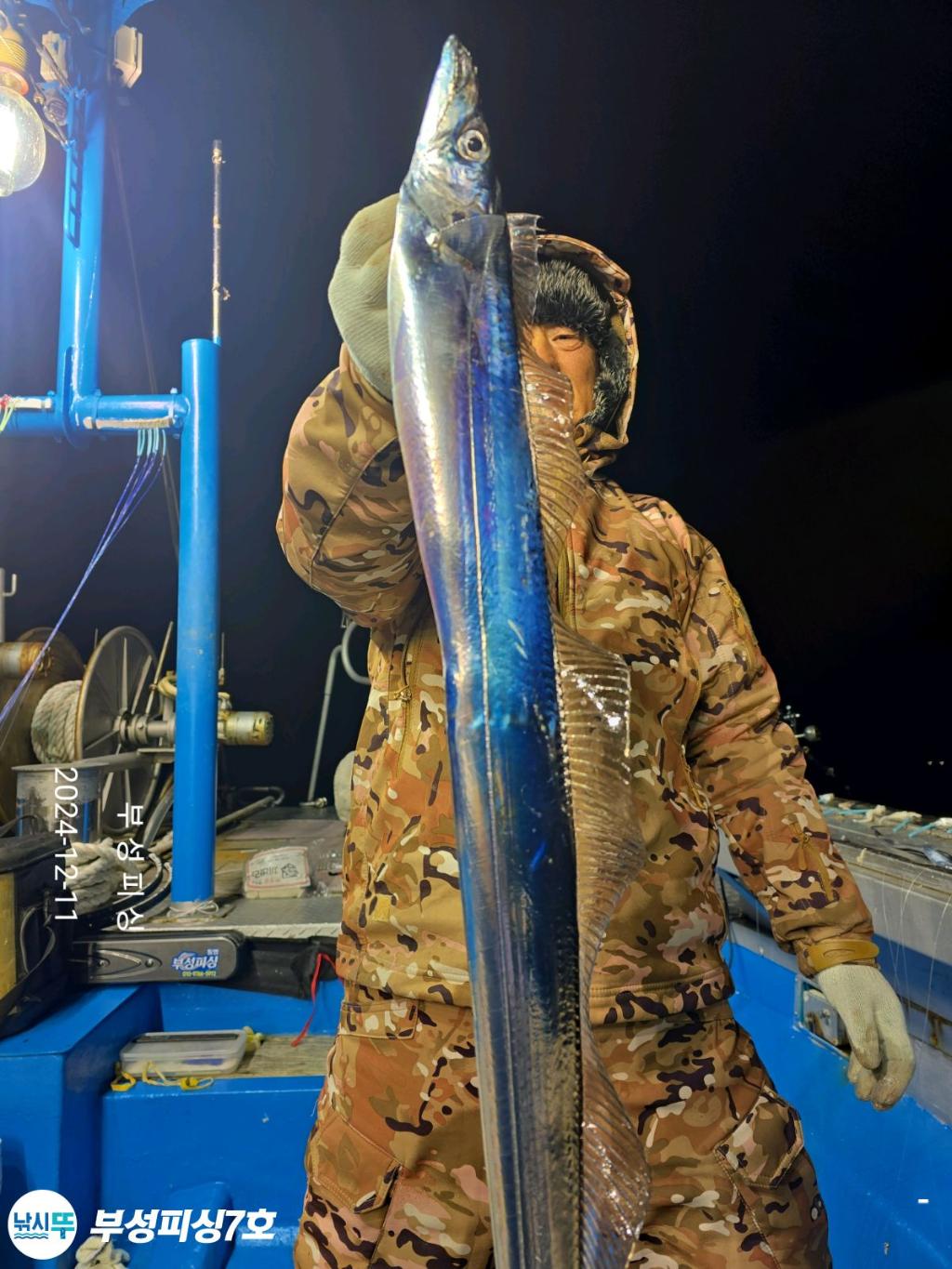 F2594019M0.jpg