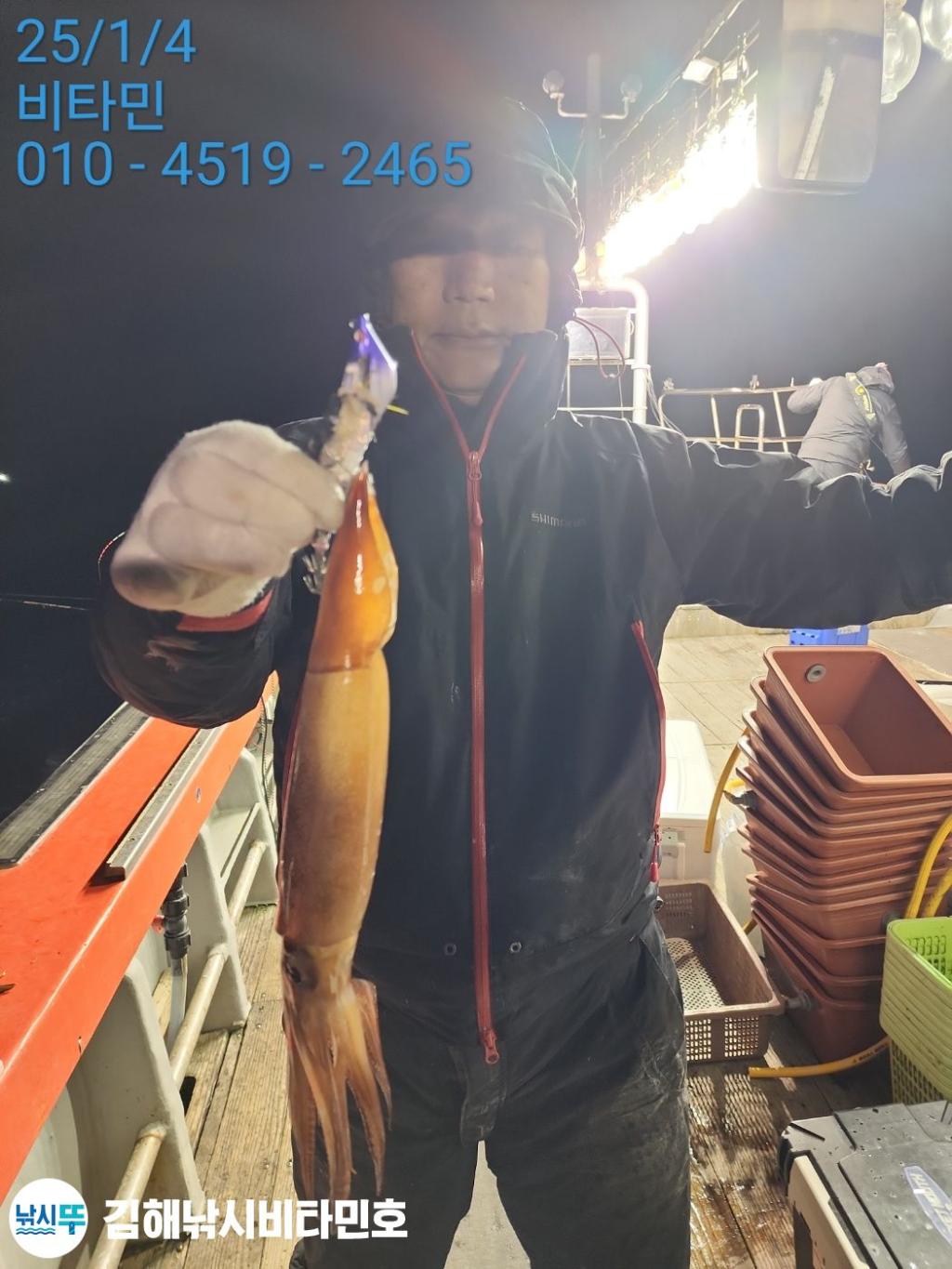 F2609418WF.jpg