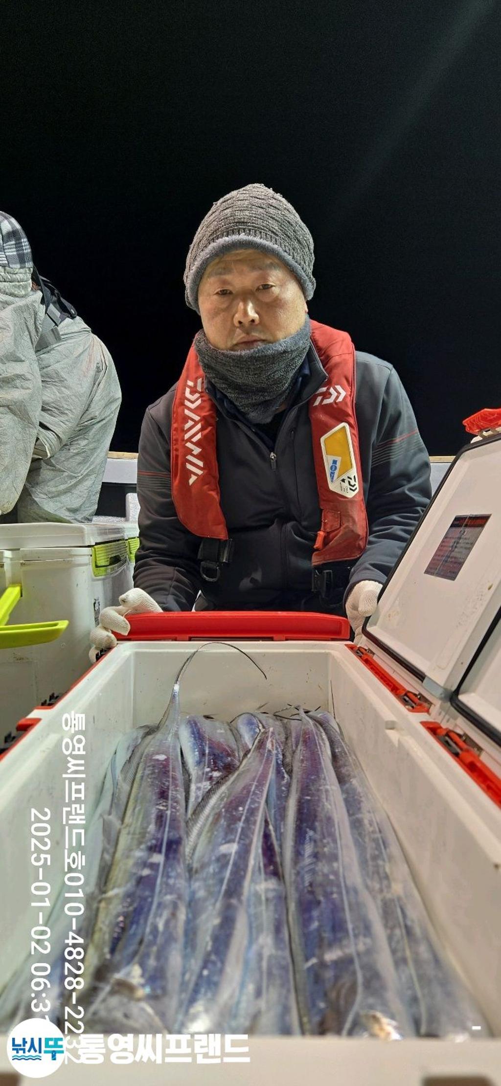F2612518YP.jpg