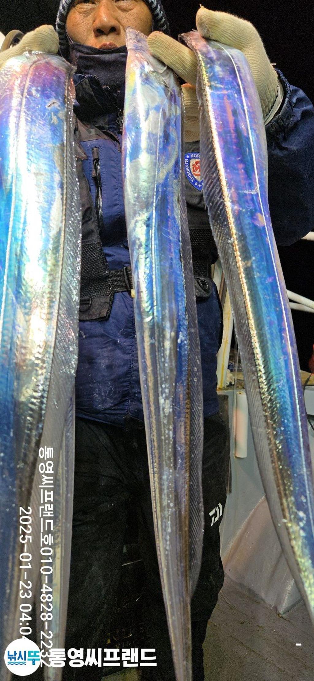 F261990811.jpg