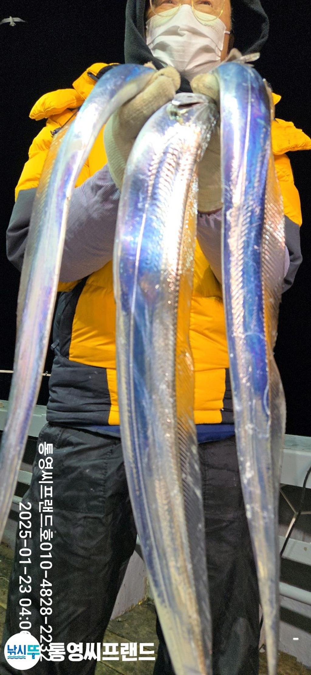 F2619915KU.jpg