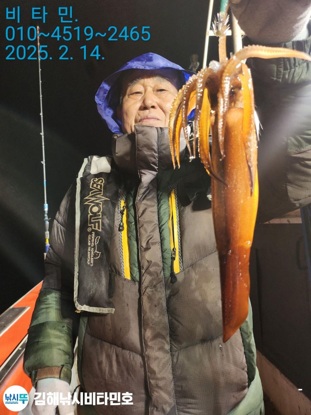 F2627781HI.jpg