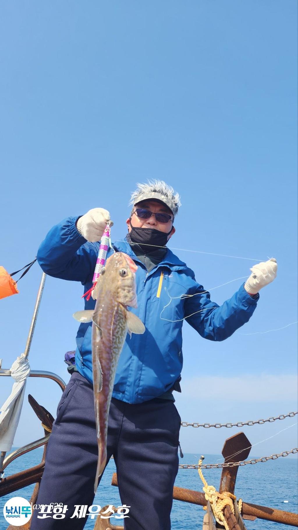 F2639689B3.jpg