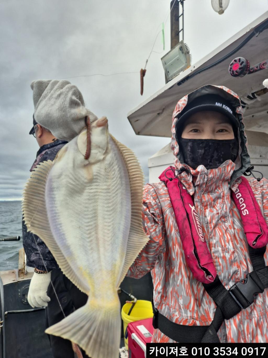 F2677949R3.jpg