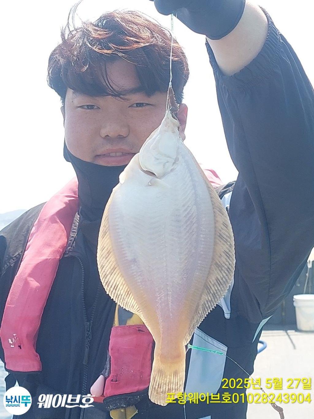 F2684159EJ.jpg