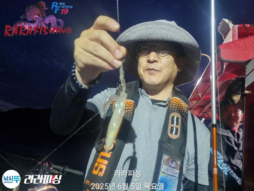 F2691609JM.jpg