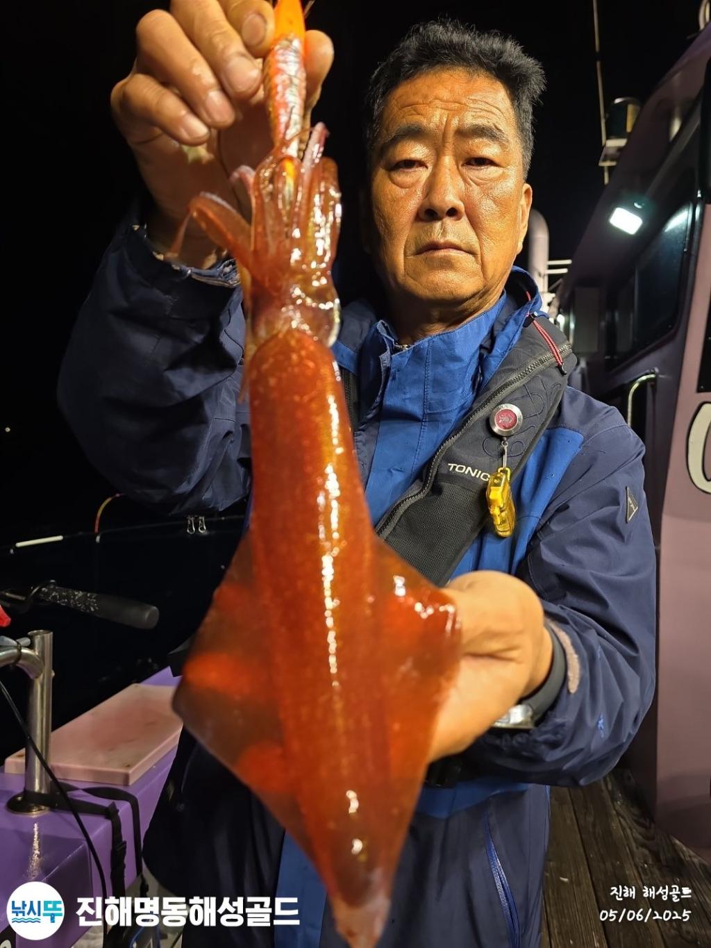F2692700F4.jpg