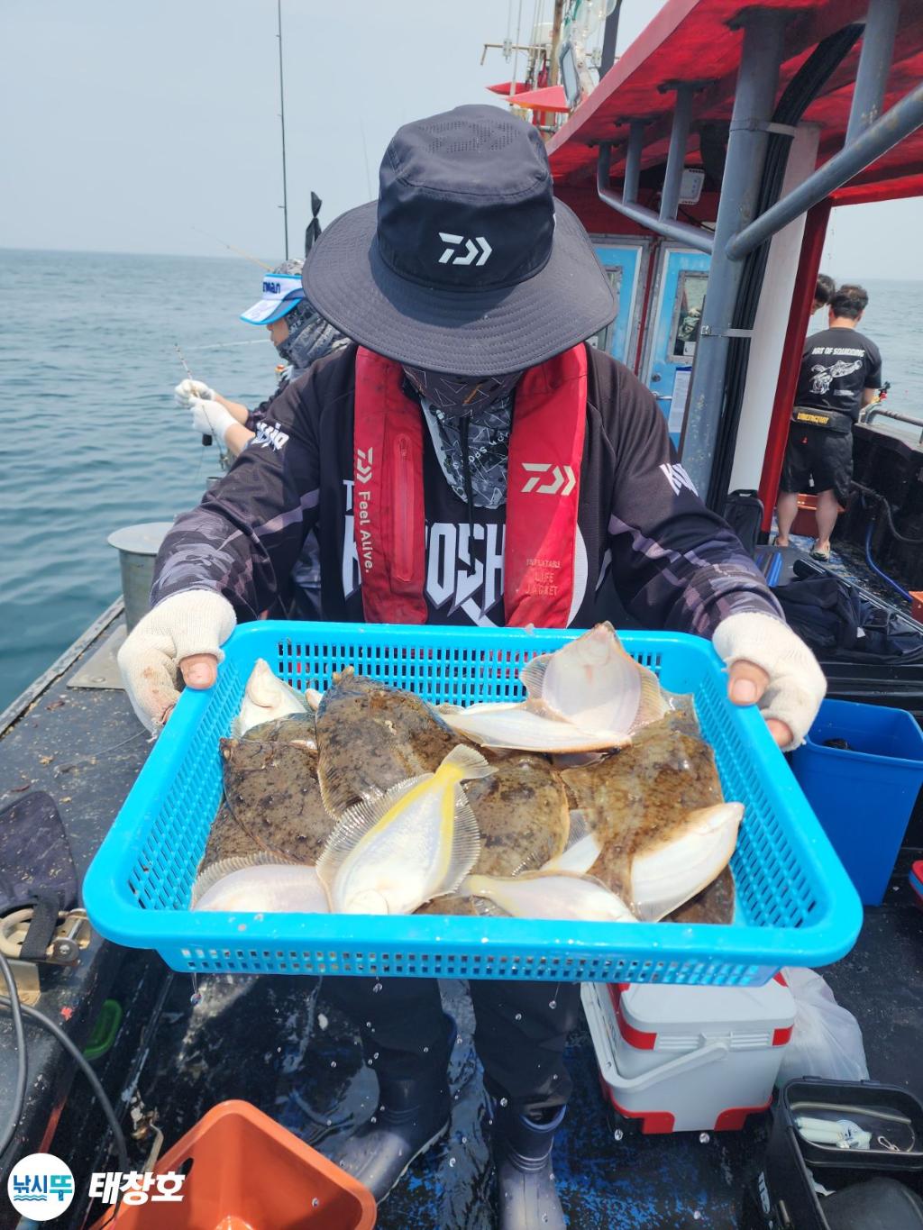 F2696891LQ.jpg
