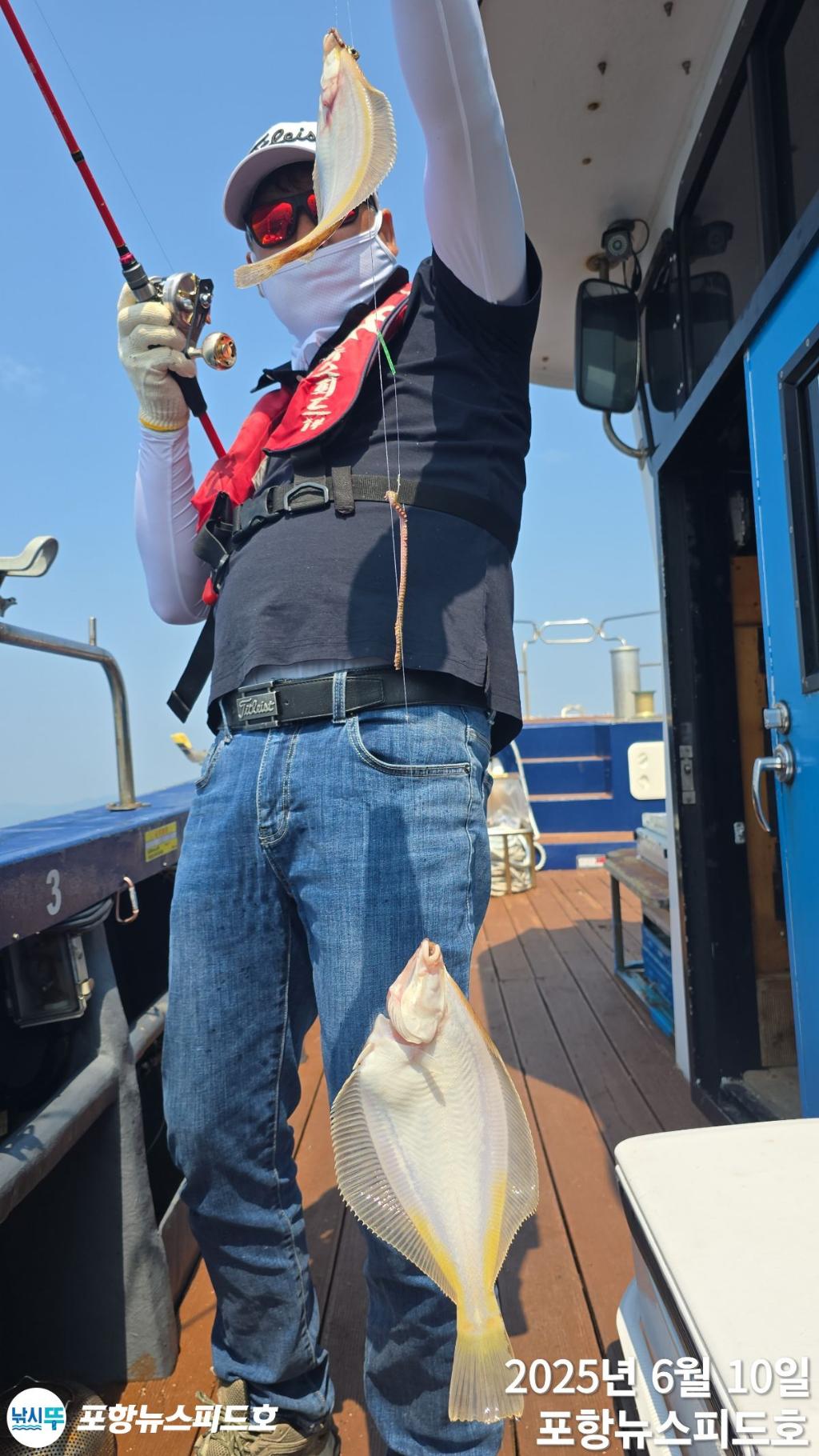 F2697508YI.jpg
