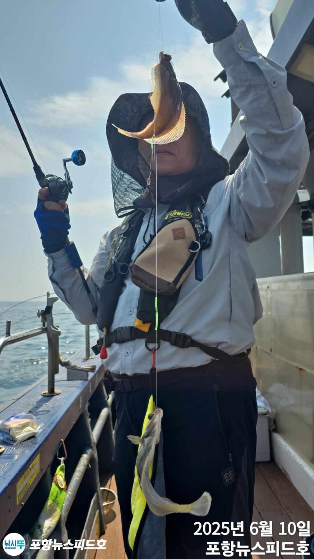F2697510H3.jpg