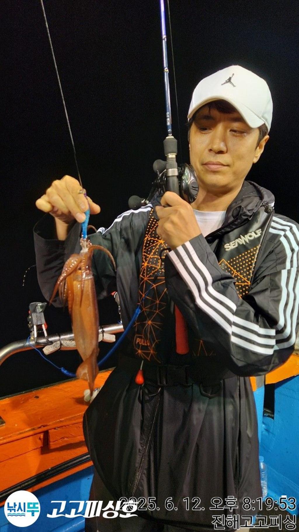 F2699447XZ.jpg