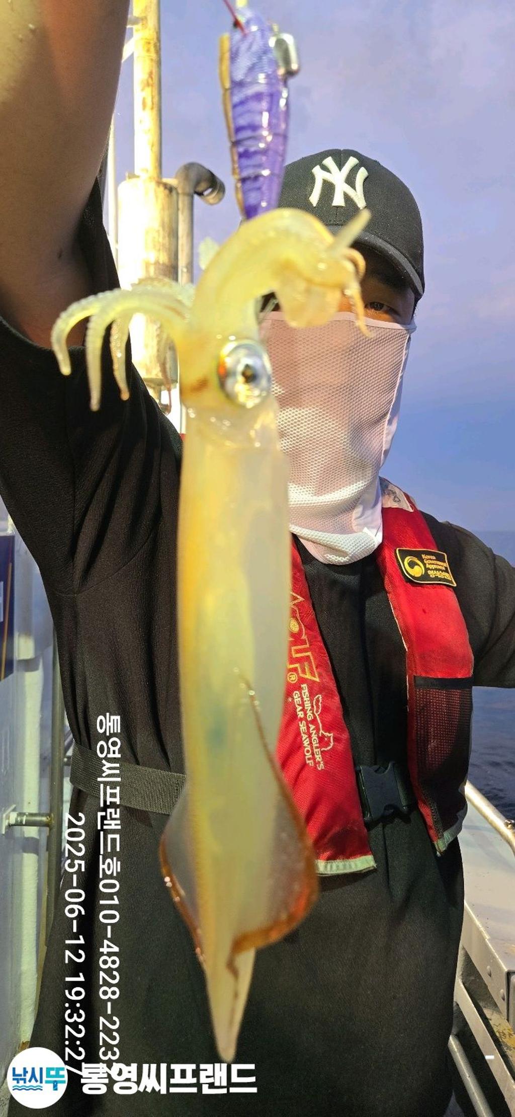 F26996351F.jpg