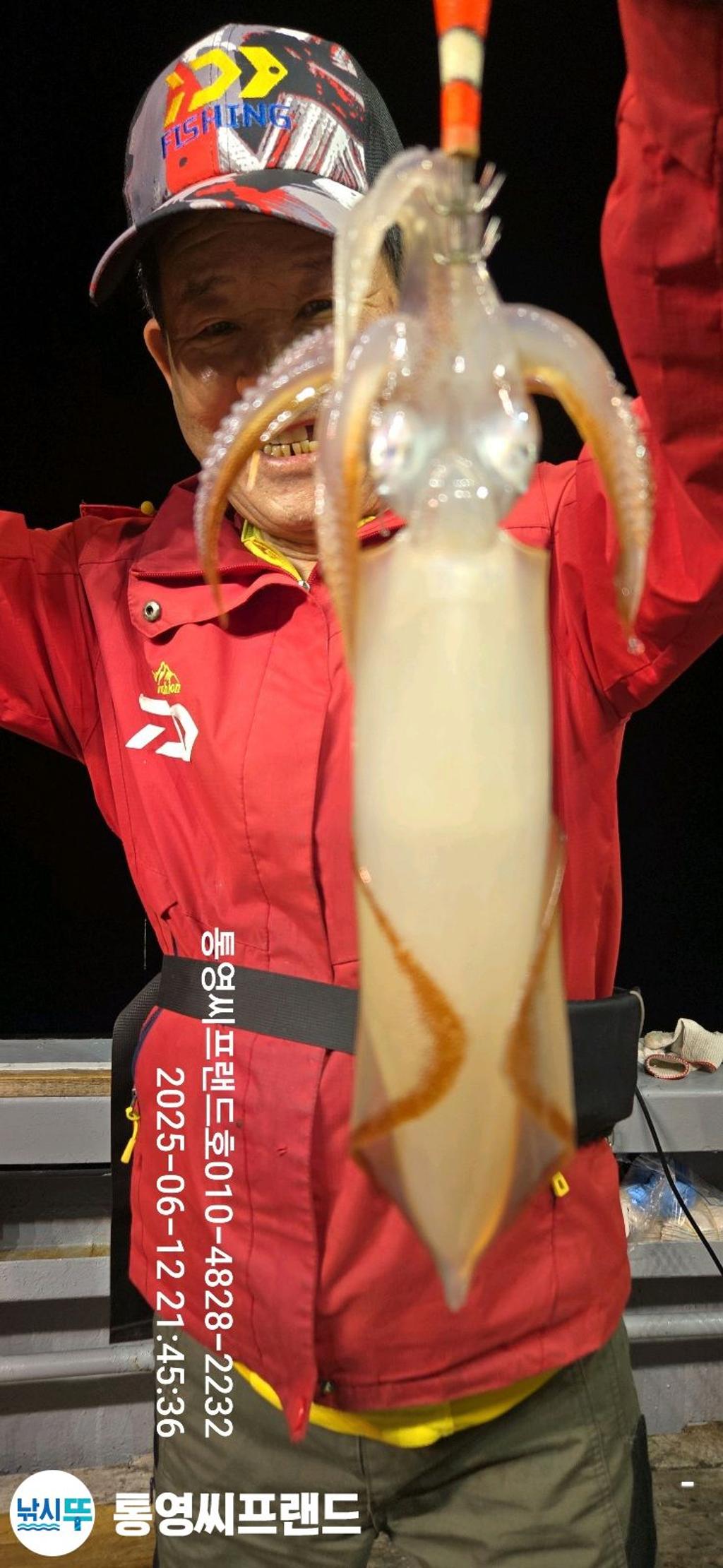 F2702074M6.jpg