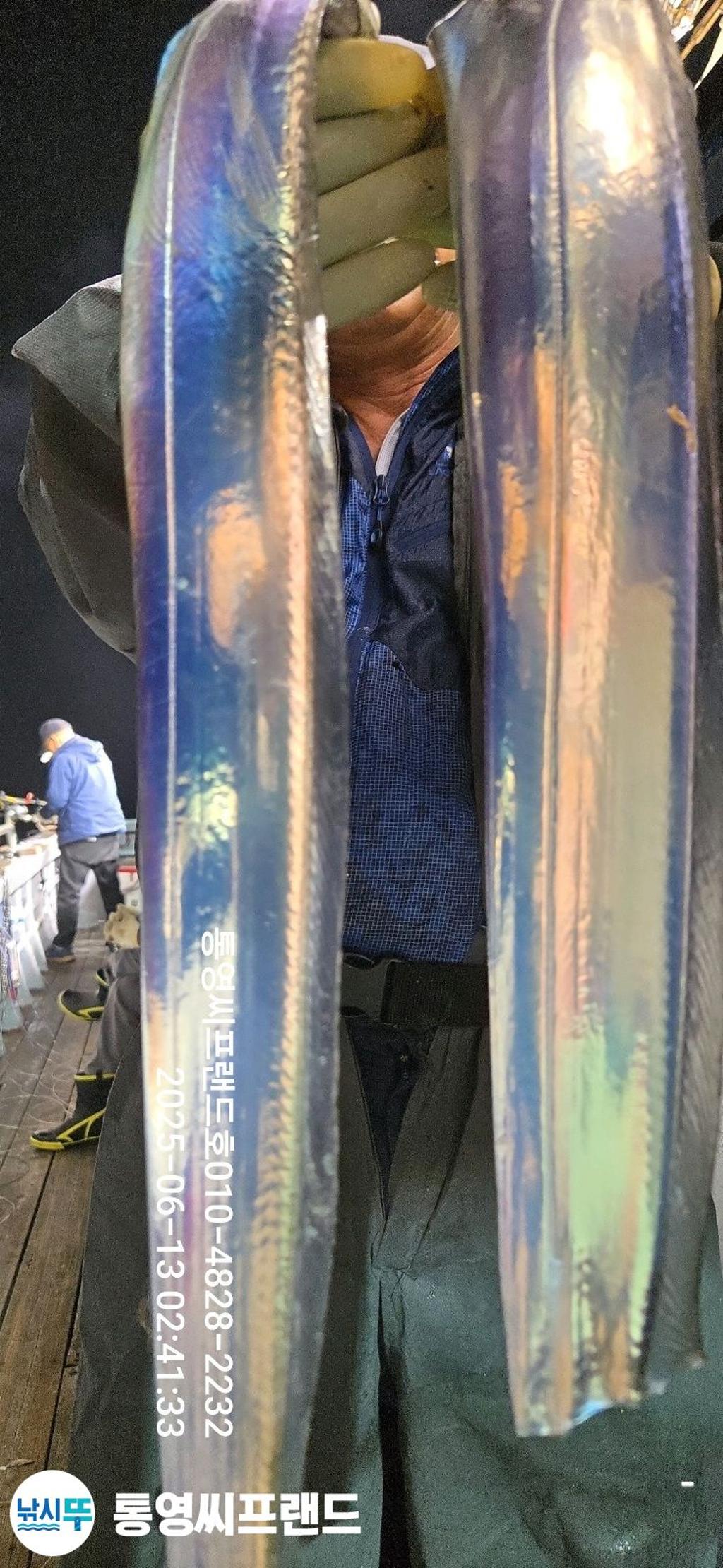 F2702075YJ.jpg