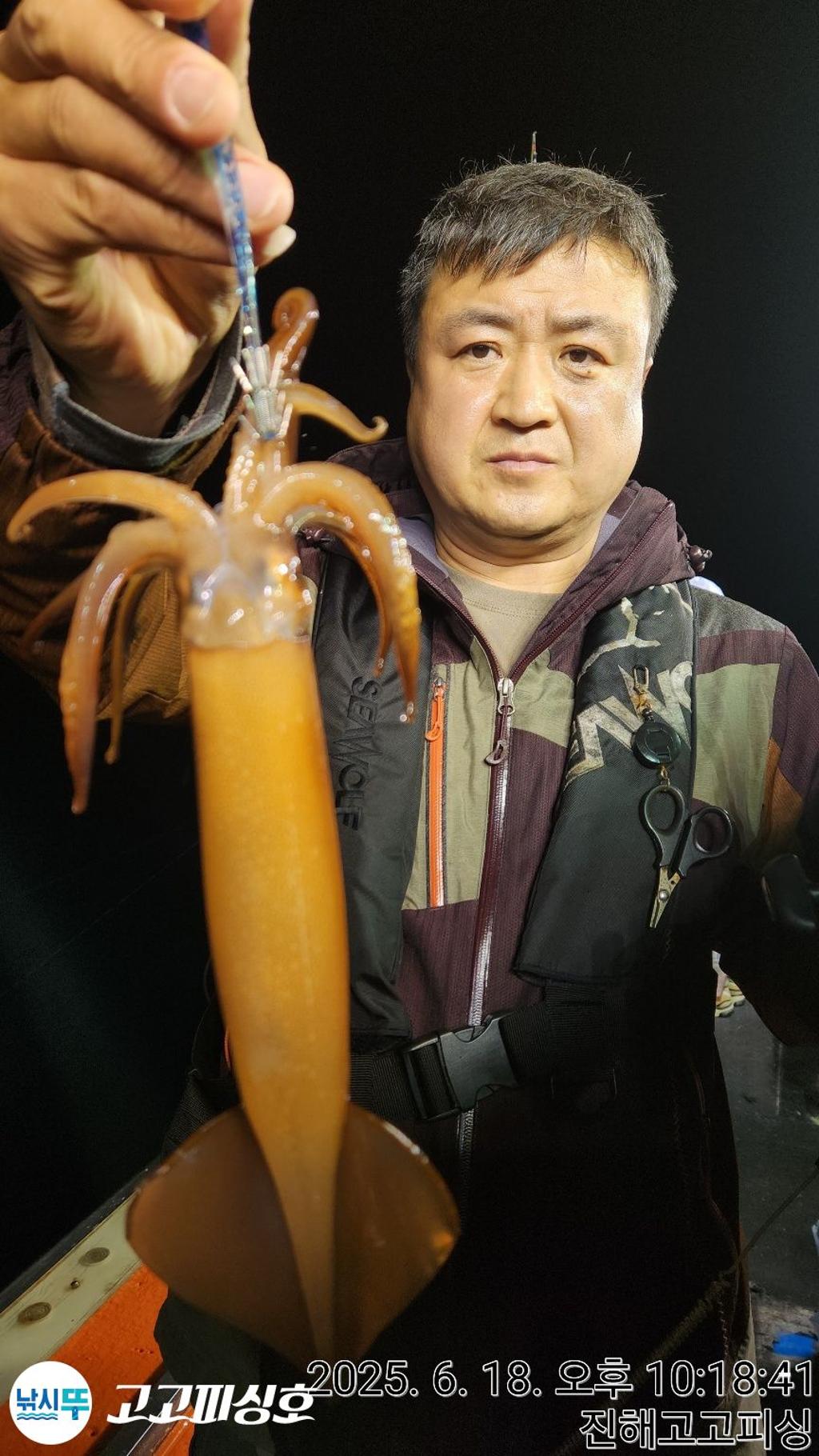 F27032422T.jpg