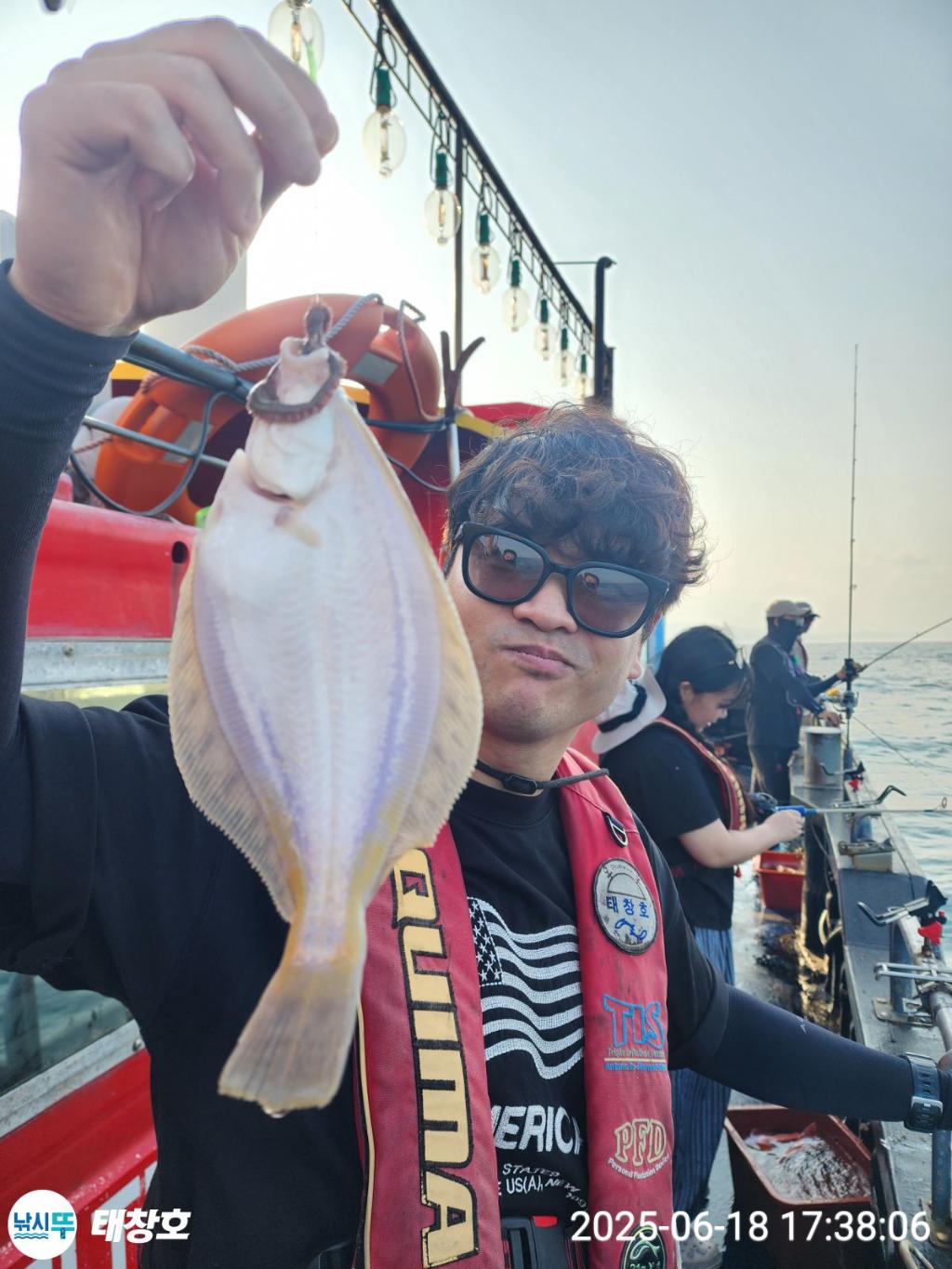 F2704147D5.jpg
