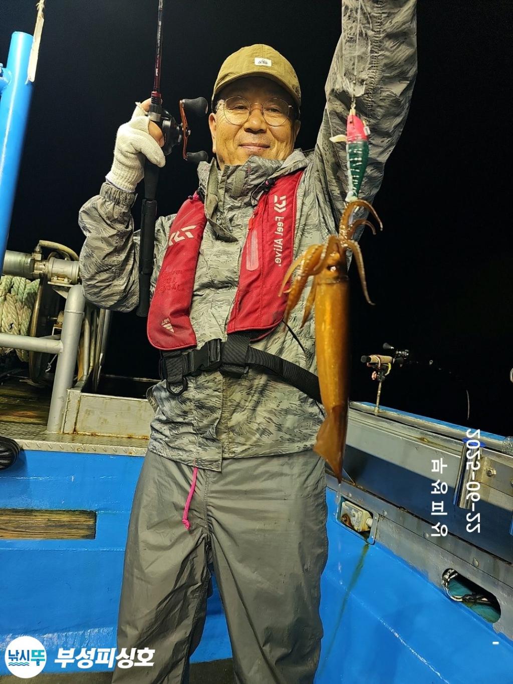 F2706085WA.jpg