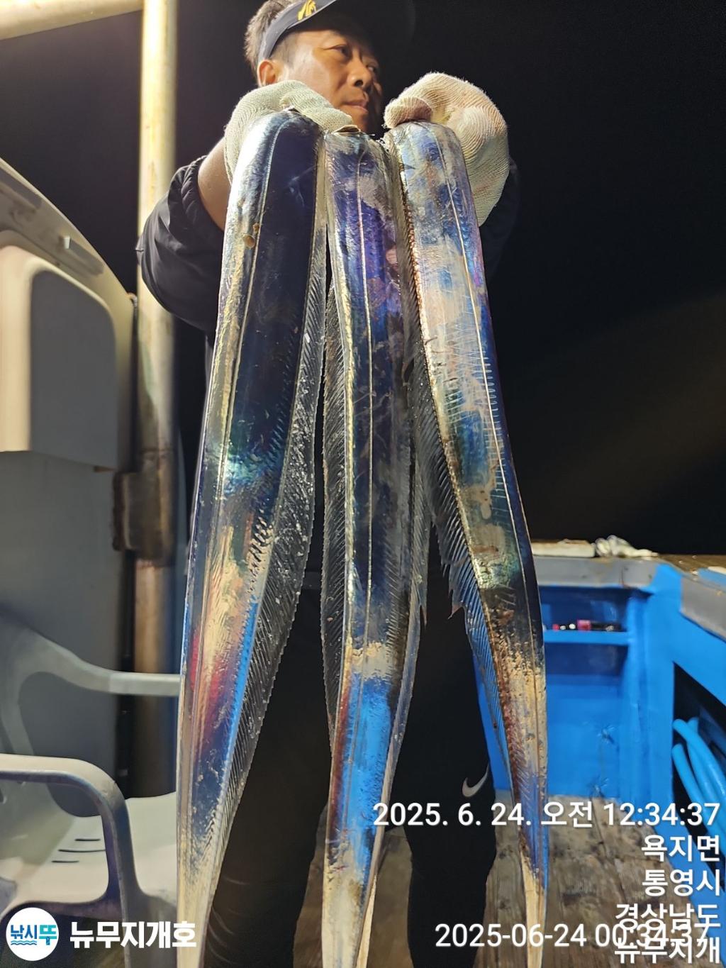 F2707909H1.jpg