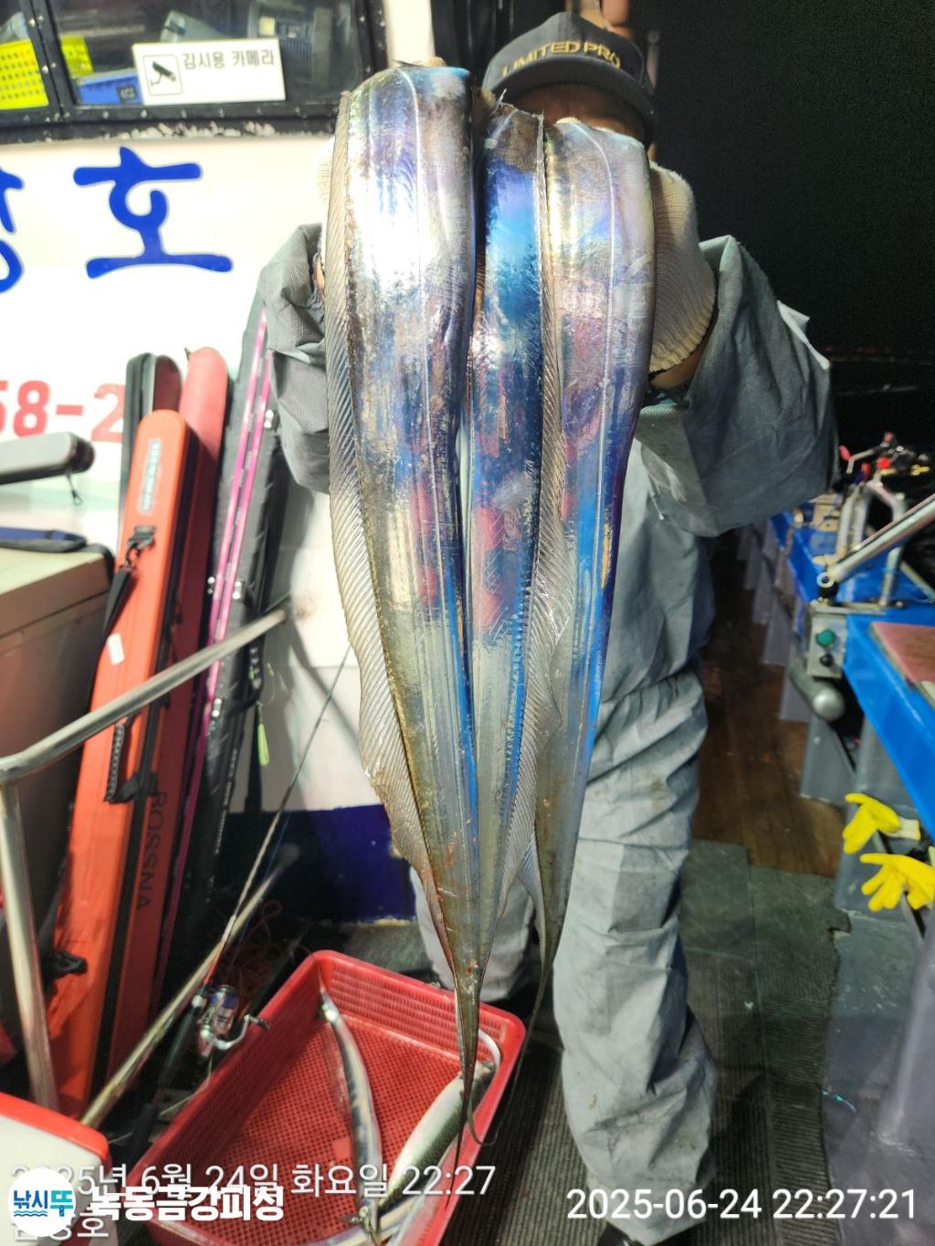 F2709283RL.jpg