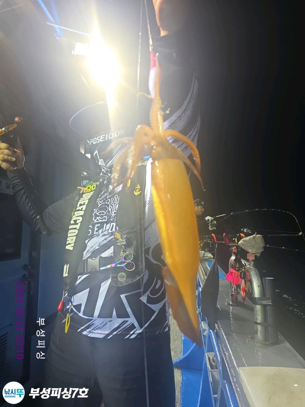 F2709468KR.jpg