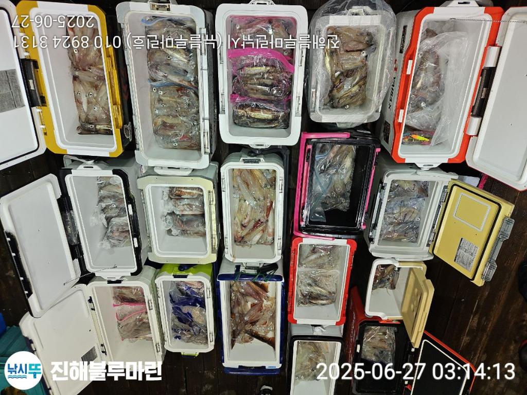 F2710779I4.jpg