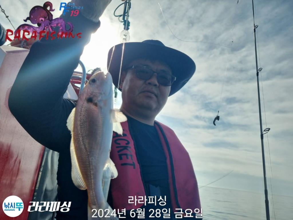 F2711168LA.jpg
