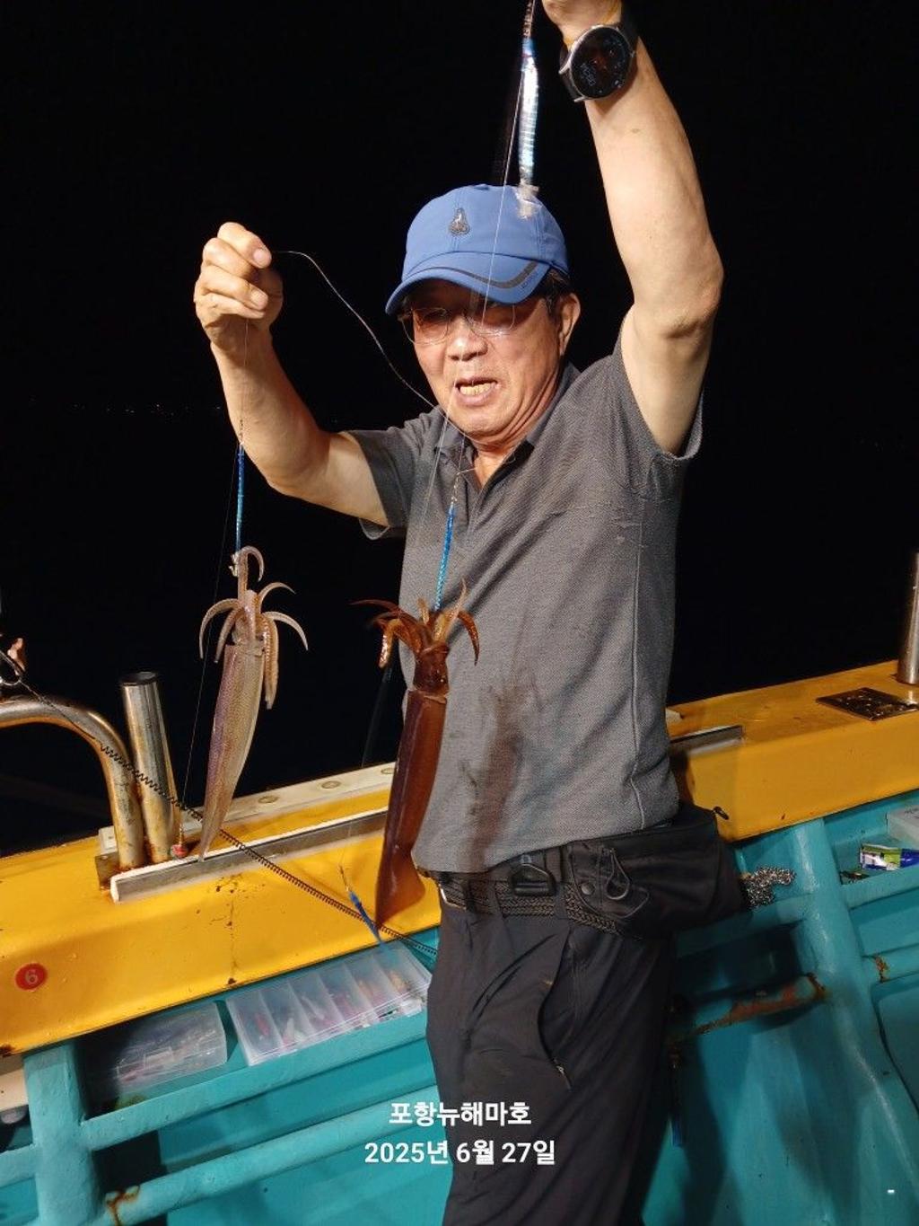 F2712113HQ.jpg