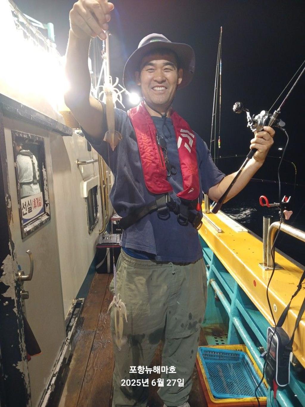 F2712122YF.jpg