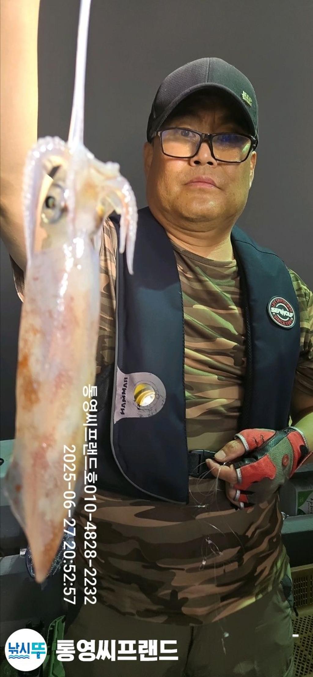 F2712369Q1.jpg
