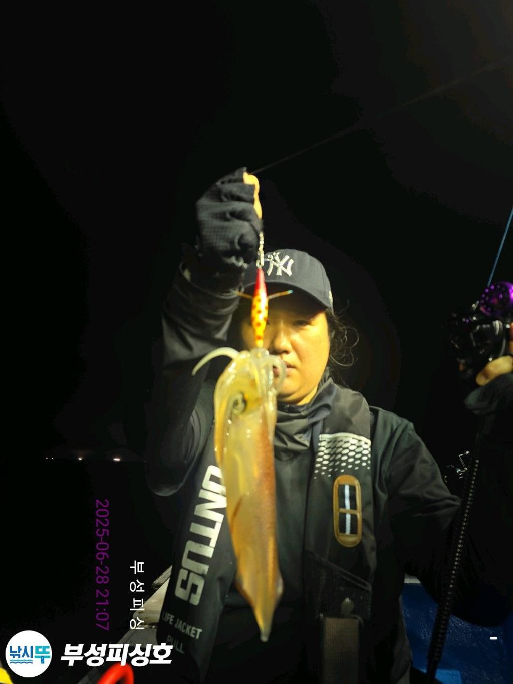 F2712612HF.jpg