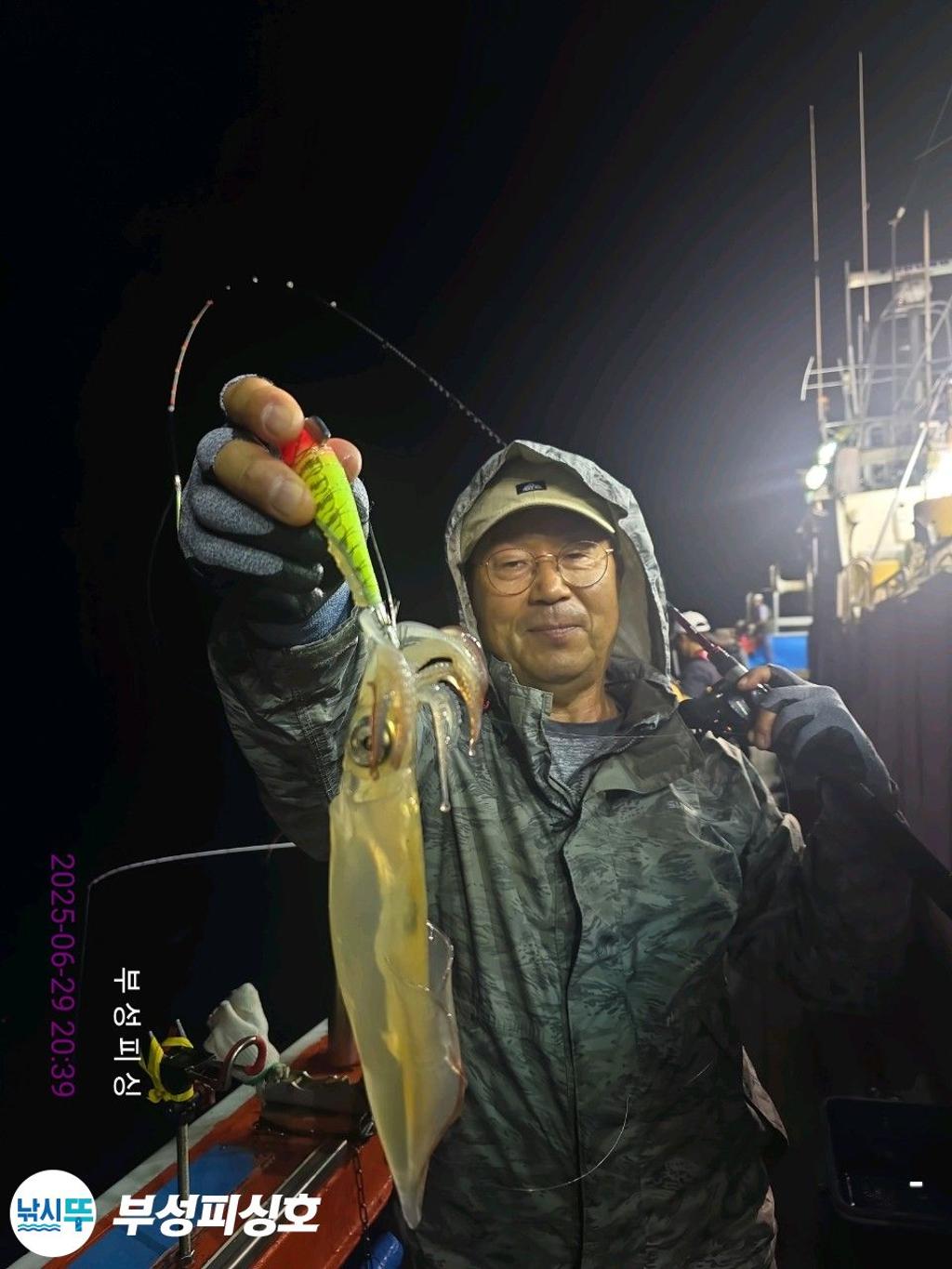 F2714026QW.jpg