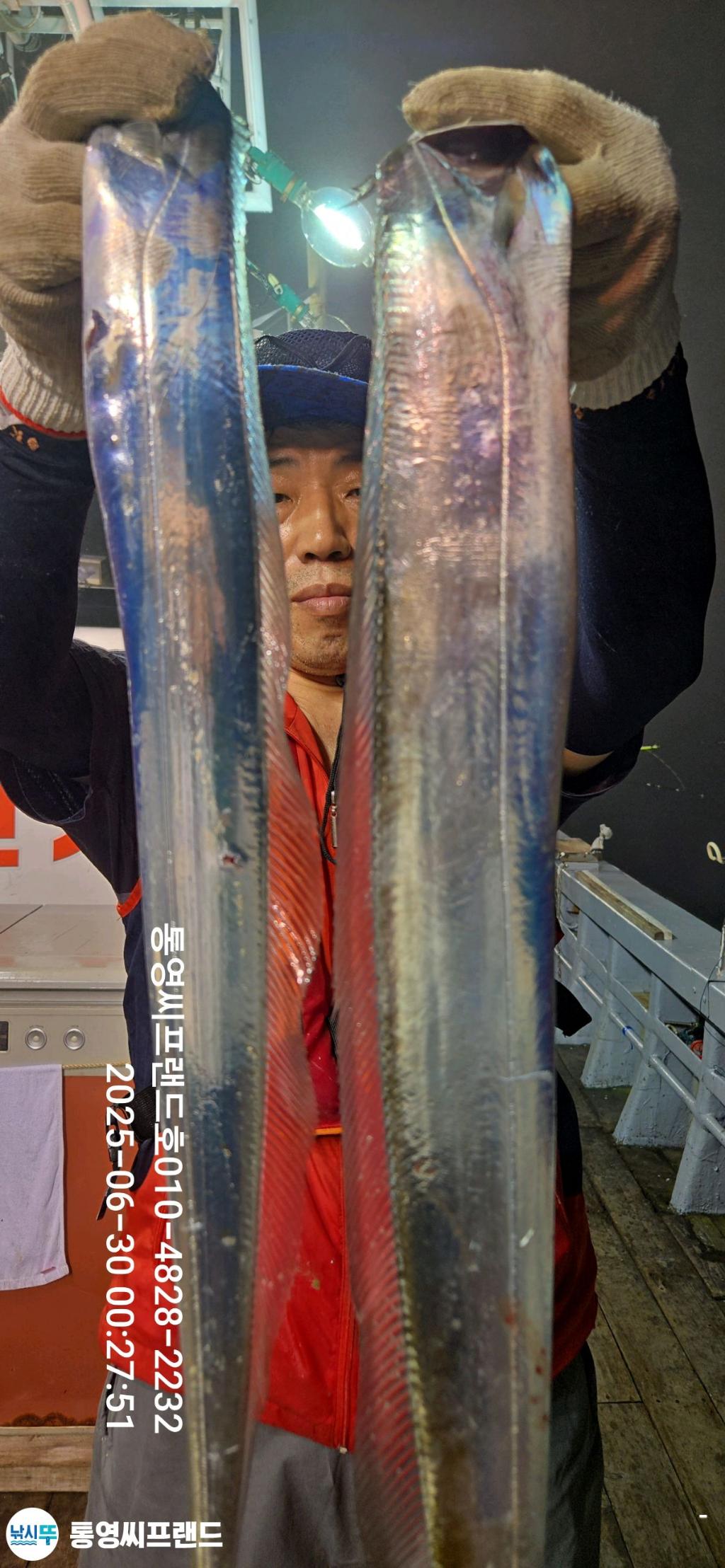 F2714114MC.jpg