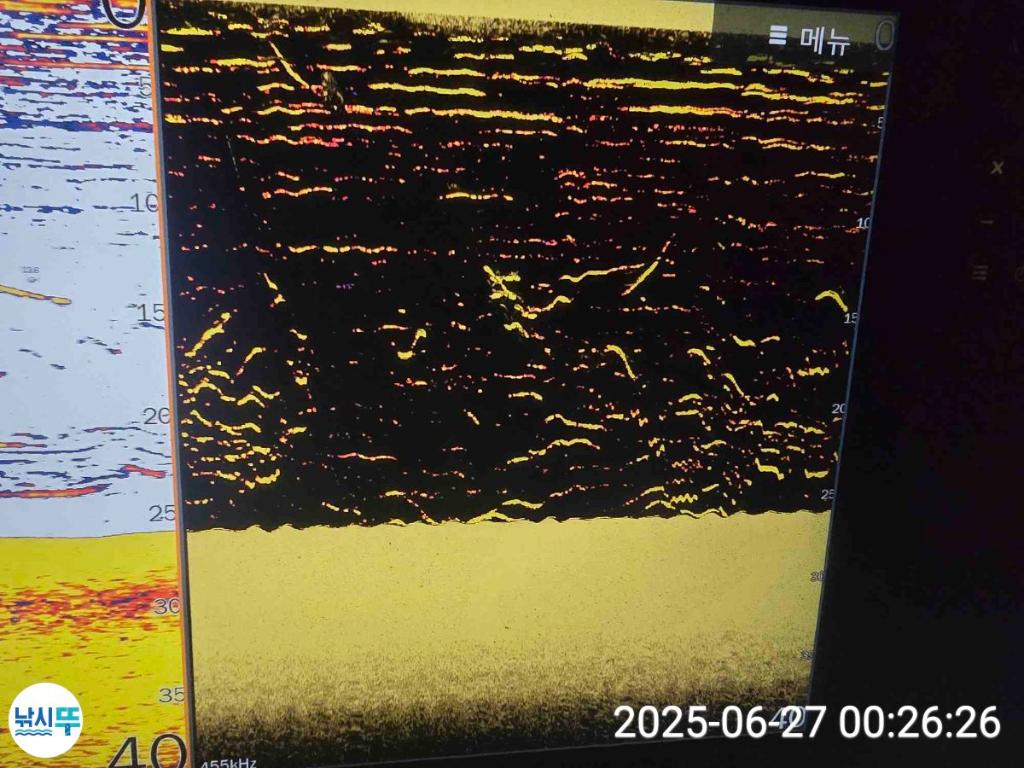 F2714268UQ.jpg