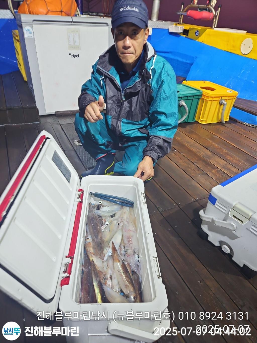 F2720830ZK.jpg
