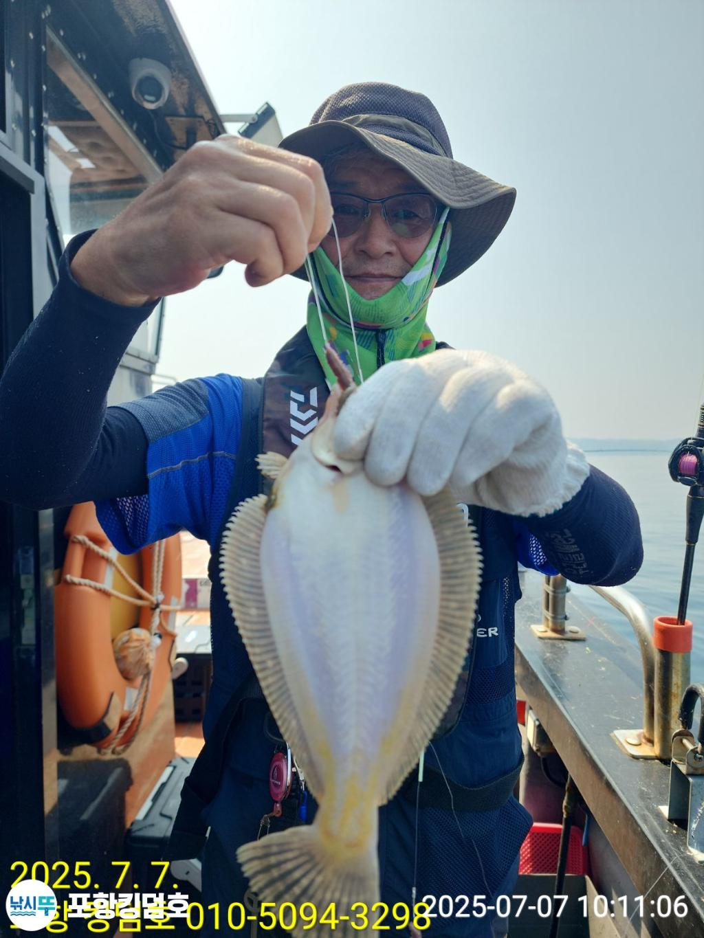 F2721462MD.jpg