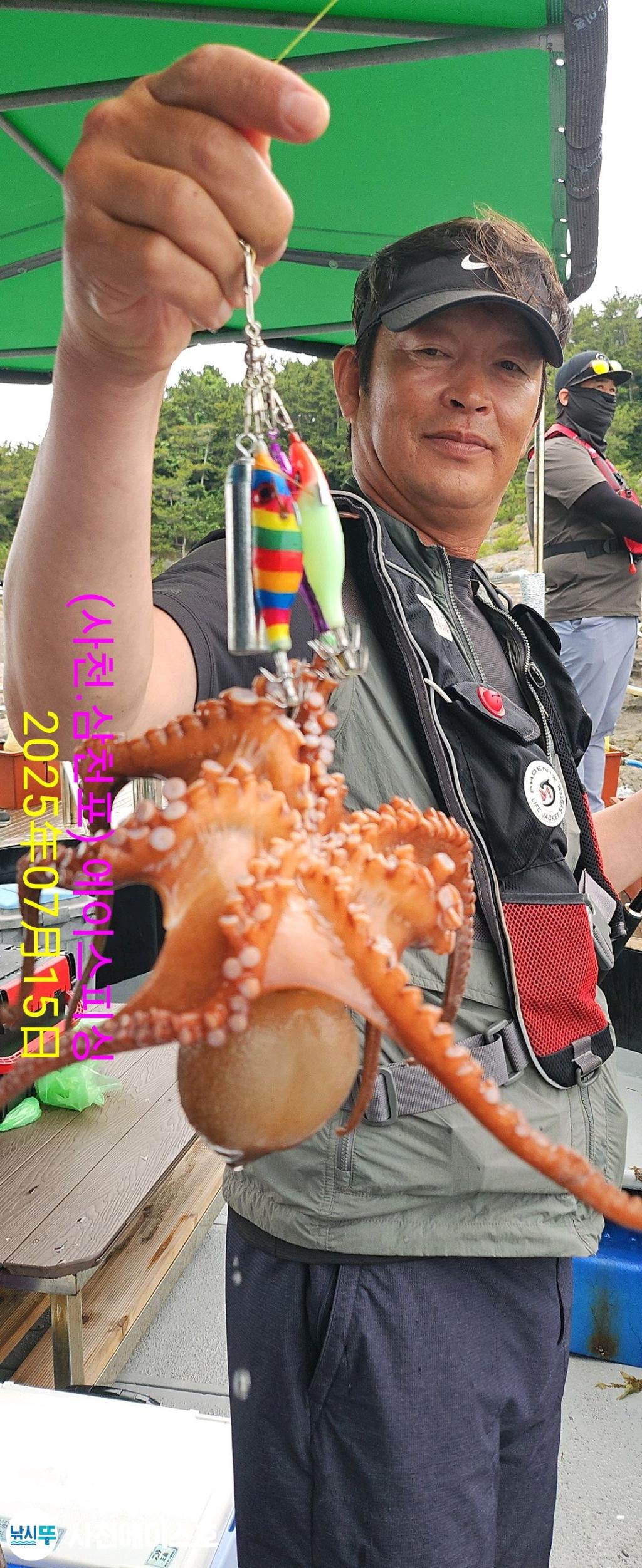 F2726002S9.jpg