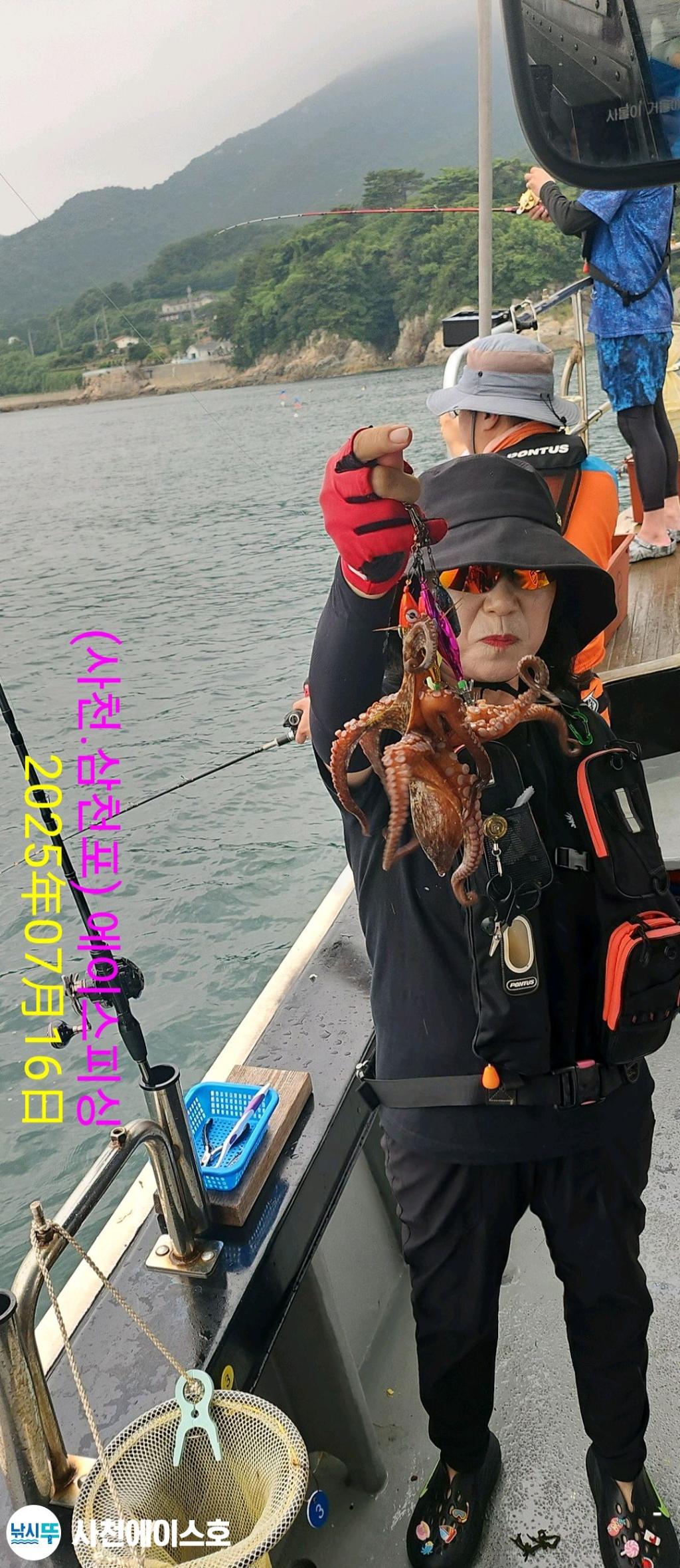 F2726698QZ.jpg