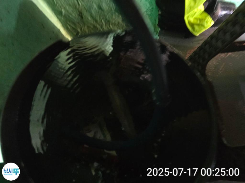 F2727185P5.jpg