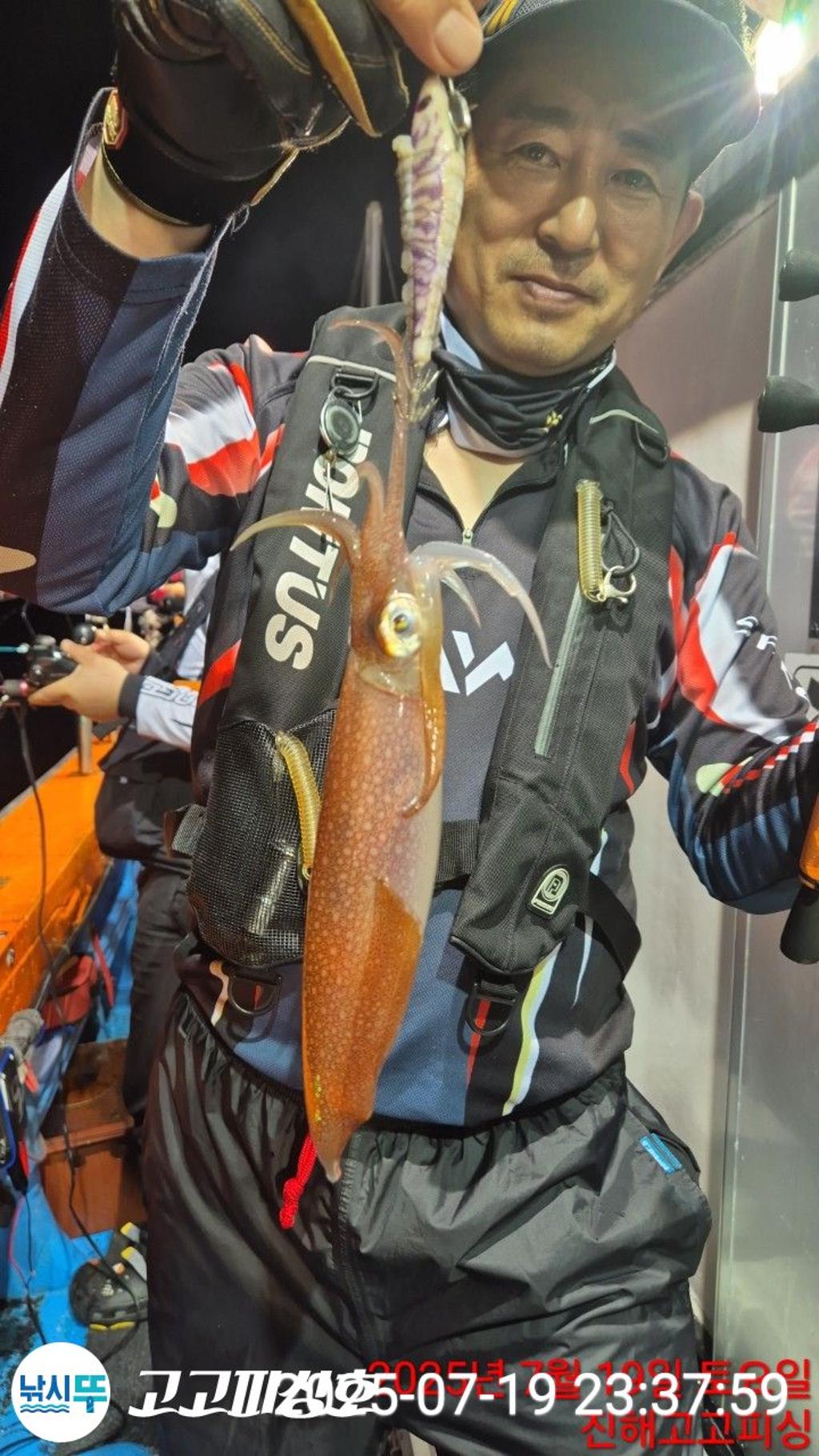 F2729796QF.jpg