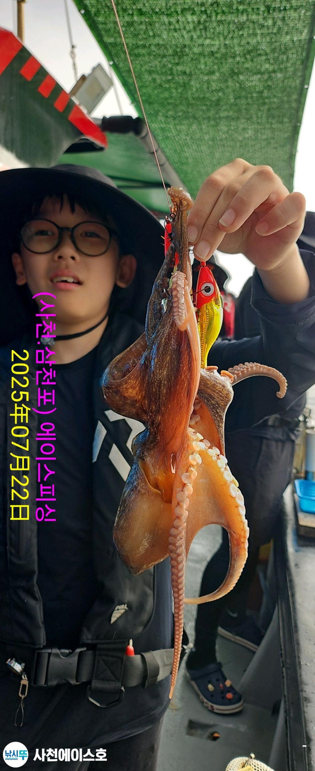 F2731047MF.jpg