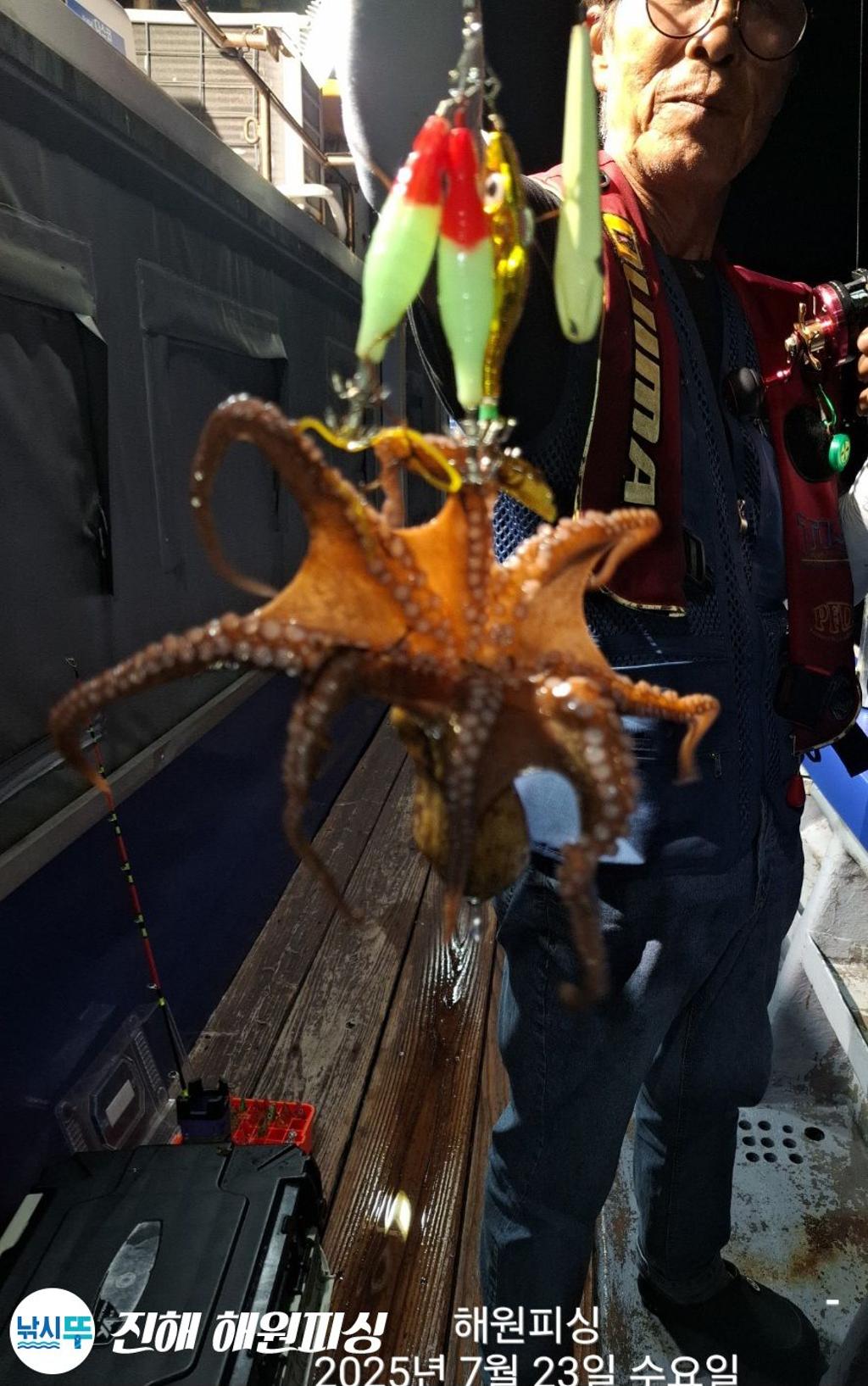 F2731723PS.jpg