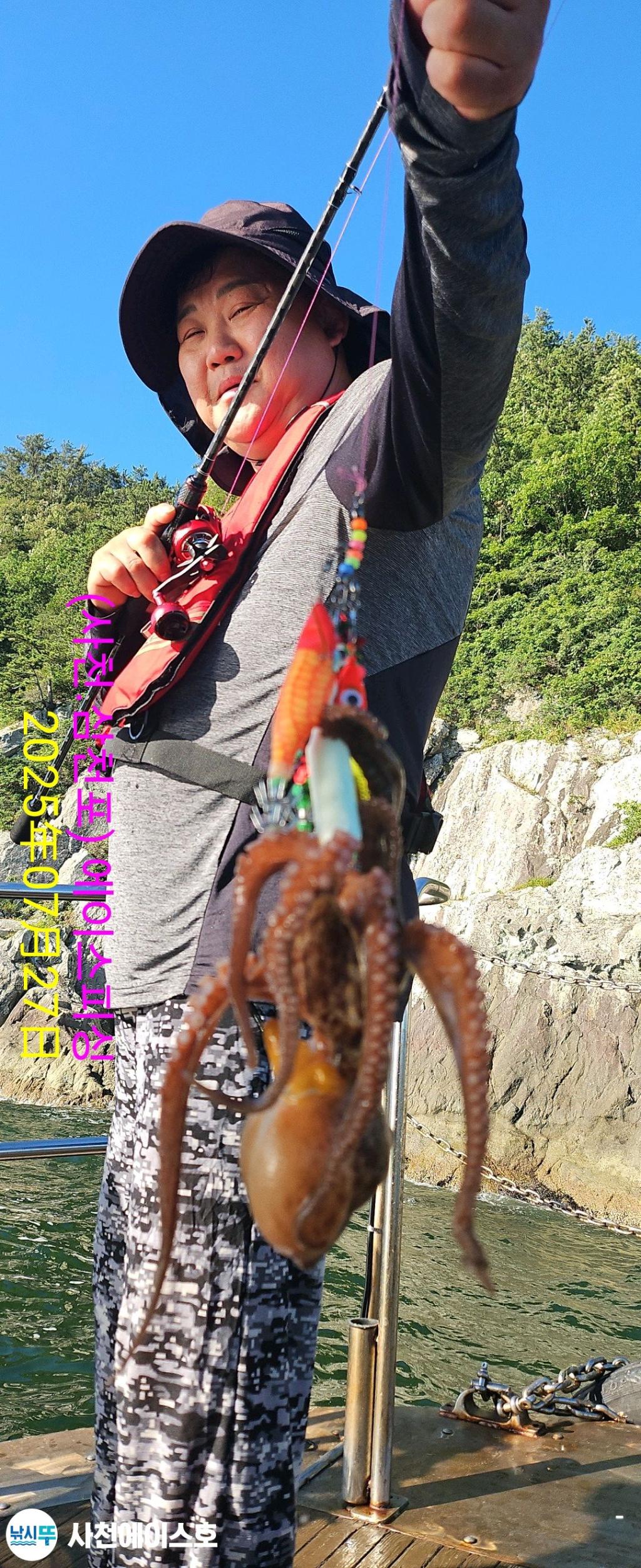 F27333228T.jpg